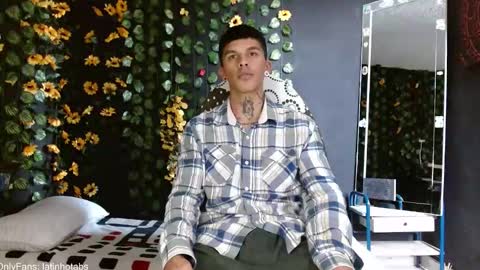 Snapshot of baby_gio chatting on January 24, 7:49 pm OF GxoXabs online show from January 24, 7:49 pm