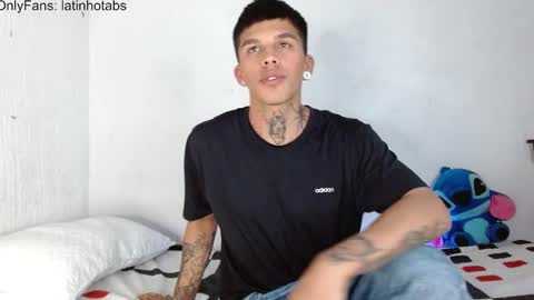 Snapshot of baby_gio chatting on February 10, 8:31 pm OF GxoXabs online show from February 10, 8:31 pm