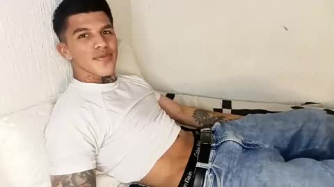 Snapshot of baby_gio chatting on February 25, 3:31 am OF GxoXabs online show from February 25, 3:31 am