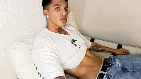 Snapshot of baby_gio chatting on February 26, 1:00 am OF GxoXabs online show from February 26, 1:00 am