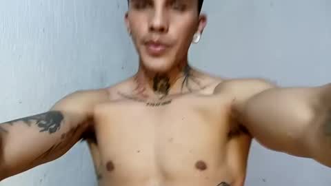 Snapshot of baby_gio chatting on February 26, 4:03 am OF GxoXabs online show from February 26, 4:03 am