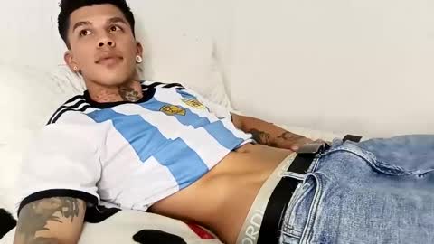 Snapshot of baby_gio chatting on February 26, 8:15 am OF GxoXabs online show from February 26, 8:15 am