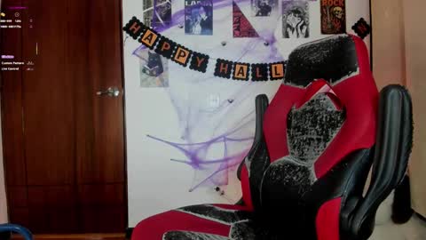 Snapshot of baby_gio chatting on October 22, 12:00 am OF GxoXabs online show from October 22, 12:00 am