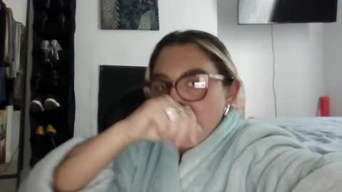 baby_girls2224 online show from April 22, 6:42 pm