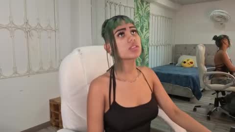 Snapshot of baby_julieta00 chatting on May 28, 11:29 am Julieta online show from May 28, 11:29 am