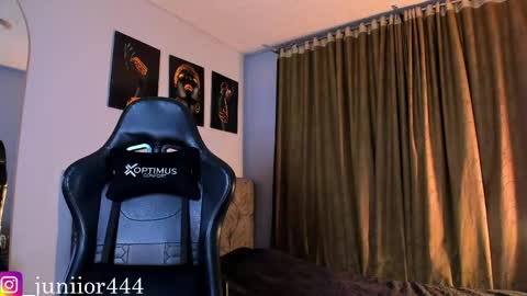 Junior       Independent Model online show from April 19, 2:55 am