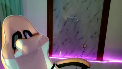 baby_kel online show from March 7, 12:24 pm