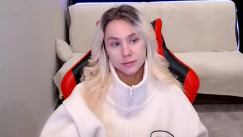 baby_kitte online show from December 10, 8:08 am