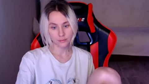 baby_kitte online show from December 13, 9:57 am