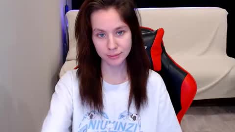 baby_kitte online show from December 19, 6:34 am