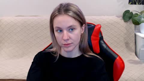 baby_kitte online show from February 15, 7:06 am