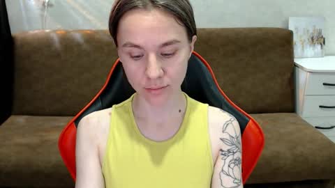 baby_kitte online show from November 19, 4:01 am