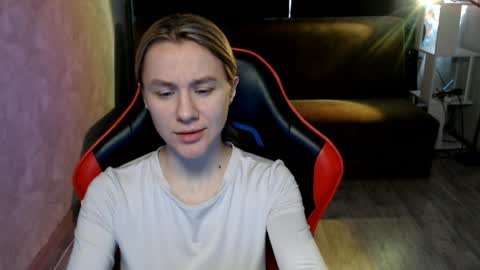 baby_kitte online show from April 6, 2:53 am