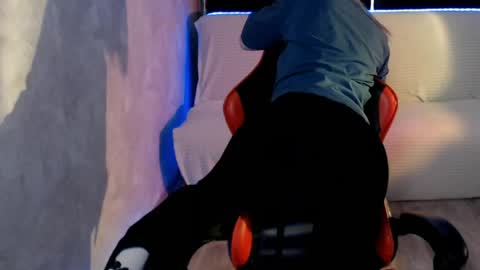 baby_kitte online show from April 15, 3:57 am