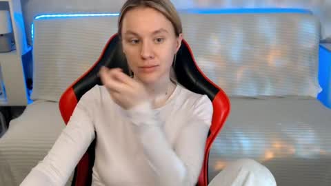 baby_kitte online show from April 24, 3:53 am