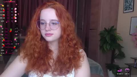 Snapshot of baby_little_fox chatting on October 9, 11:30 am baby_little_fox online show from October 9, 11:30 am