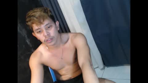 Max online show from March 27, 8:26 am