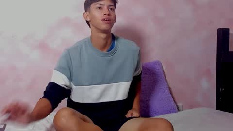 Snapshot of baby_noaht chatting on May 1, 11:15 am baby_noaht online show from May 1, 11:15 am