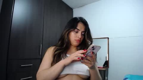 Snapshot of baby_roose chatting on December 4, 4:32 am Baby online show from December 4, 4:32 am