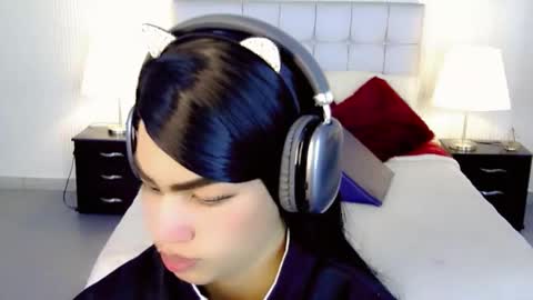 KENDALL online show from October 2, 7:21 pm