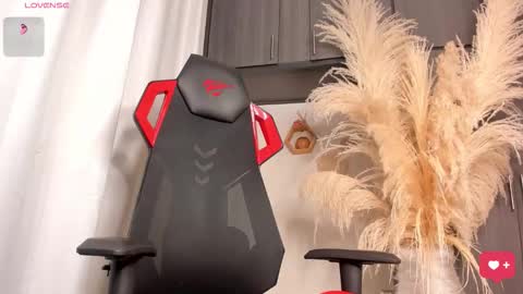 FOLLOW ME  online show from October 27, 3:32 am