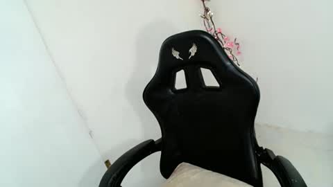 baby_zoexx online show from April 22, 8:21 pm