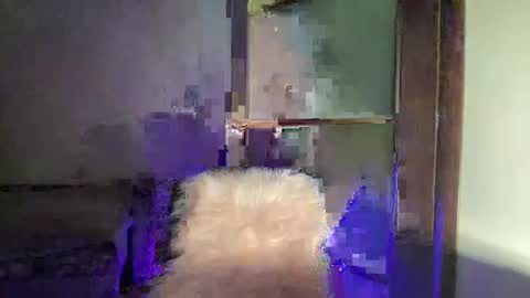 babyangell19 online show from March 4, 9:43 pm