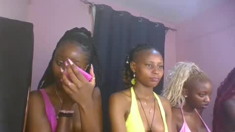 Snapshot of babybrown20 chatting on May 14, 3:46 am babybrown online show from May 14, 3:46 am