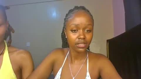 Snapshot of babybrown20 chatting on May 18, 4:29 am babybrown online show from May 18, 4:29 am