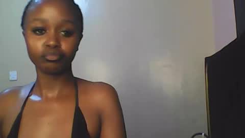Snapshot of babybrown20 chatting on June 25, 4:45 am babybrown online show from June 25, 4:45 am