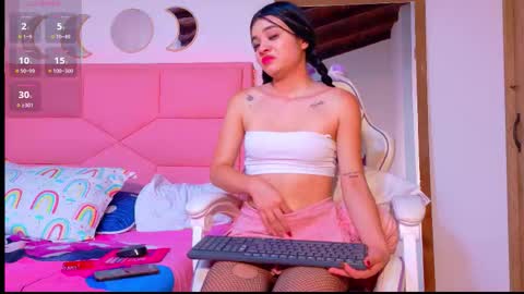 Snapshot of babydollvibes chatting on December 13, 7:53 pm mia online show from December 13, 7:53 pm