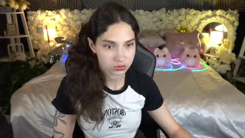 Snapshot of babyflowerr chatting on May 18, 7:09 pm Sasha online show from May 18, 7:09 pm