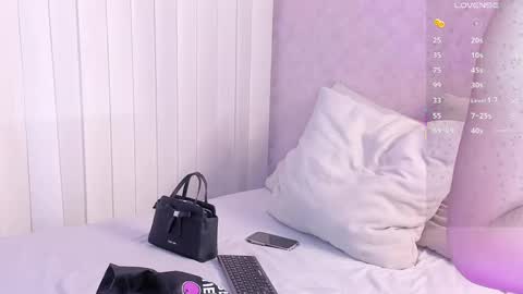 Snapshot of babyfoxxx_ chatting on May 1, 11:26 am babyfoxxx_ online show from May 1, 11:26 am