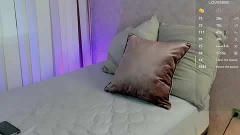 Snapshot of babyfoxxx_ chatting on May 24, 1:05 pm babyfoxxx_ online show from May 24, 1:05 pm
