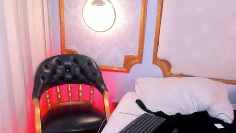 Snapshot of babyfoxxx_ chatting on June 3, 2:33 pm babyfoxxx_ online show from June 3, 2:33 pm