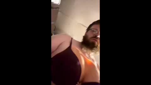 babyleggreg6 online show from May 4, 6:37 pm