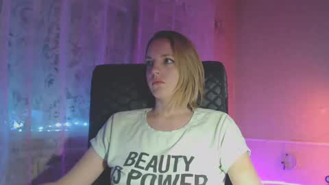 Snapshot of babymuro4ka chatting on January 27, 2:10 am Sonya online show from January 27, 2:10 am