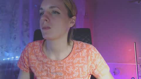 Snapshot of babymuro4ka chatting on February 9, 4:25 am Sonya online show from February 9, 4:25 am