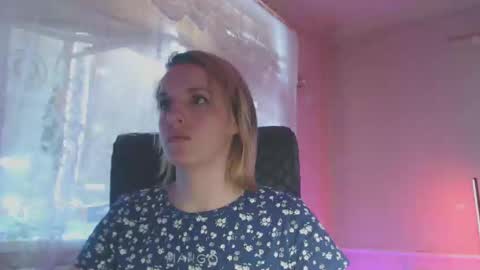 Snapshot of babymuro4ka chatting on February 24, 6:27 am Sonya online show from February 24, 6:27 am