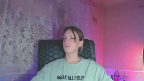 Snapshot of babymuro4ka chatting on November 6, 8:43 pm Sonya online show from November 6, 8:43 pm