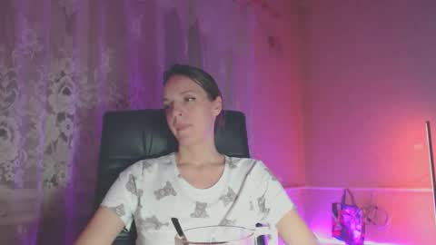 Sonya online show from April 4, 9:01 pm