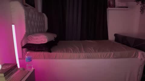 babysabrinaxx online show from April 25, 8:06 am