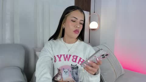 babyyfortune_ online show from October 2, 1:23 am