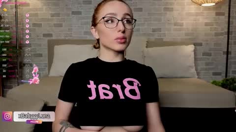 Snapshot of babyyyluna chatting on October 24, 2:19 am BabyyyLuna online show from October 24, 2:19 am