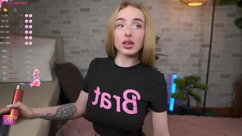 BabyyyLuna online show from March 4, 3:01 am