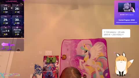 Snapshot of babyzelda chatting on December 3, 1:10 pm BabyZelda online show from December 3, 1:10 pm