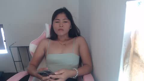 Snapshot of backsaraylover chatting on February 24, 5:43 am backsaraylover online show from February 24, 5:43 am