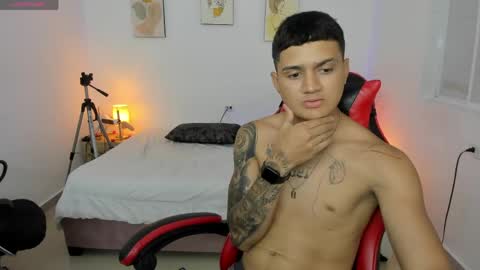 bad_boy__777 online show from April 22, 10:11 pm