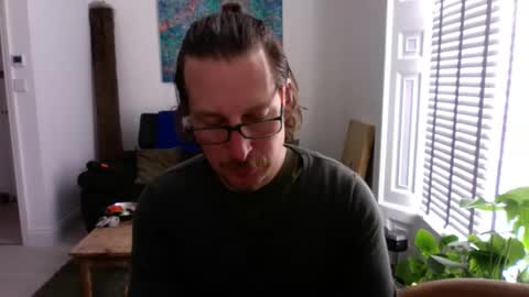 Snapshot of bad_dad43 chatting on May 18, 12:11 pm Bad dad43 online show from May 18, 12:11 pm