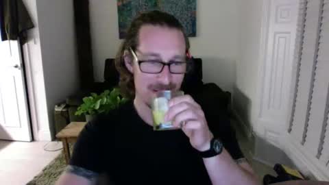 Snapshot of bad_dad43 chatting on June 4, 9:54 pm Bad dad43 online show from June 4, 9:54 pm
